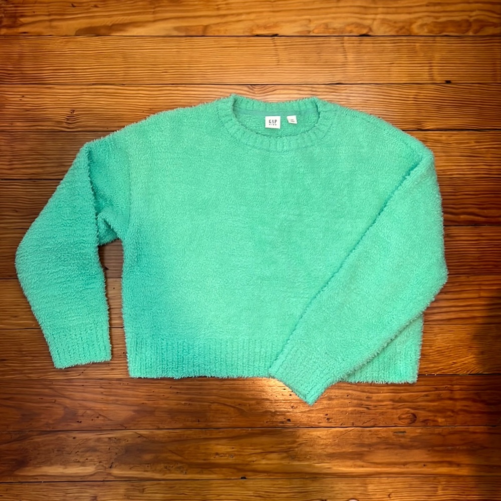 Cropped fuzzy sweater